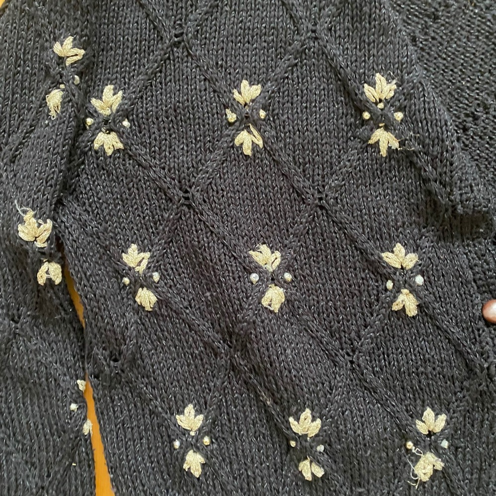 Magnolia Vintage Black Embroidered Beaded Peplum Cardigan Sweater Pearl Button L - Picture 9 of 12